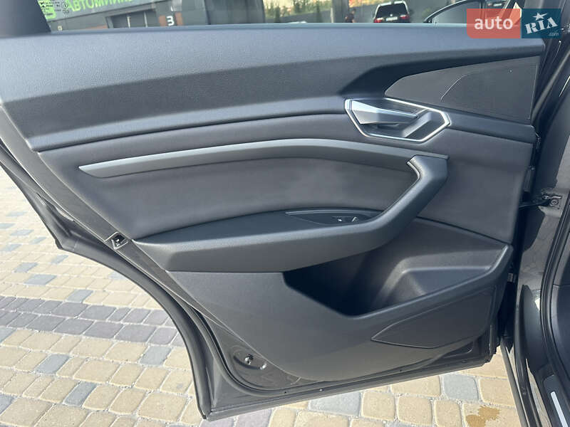 Внедорожник / Кроссовер Audi e-tron 2020 в Тернополе