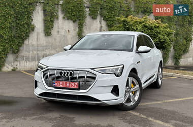 Внедорожник / Кроссовер Audi e-tron 2021 в 
