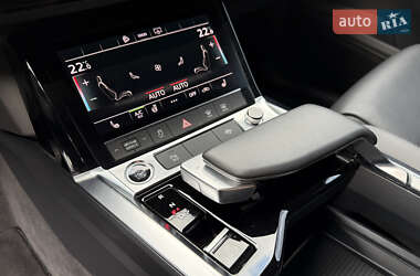 Внедорожник / Кроссовер Audi e-tron 2021 в 
