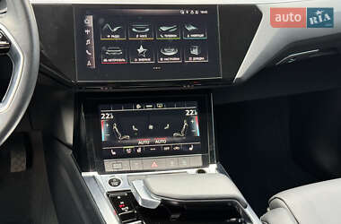 Внедорожник / Кроссовер Audi e-tron 2021 в 