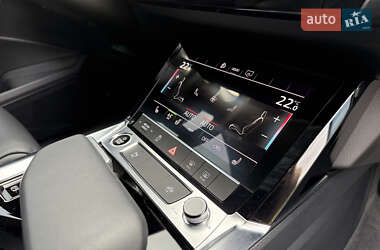 Внедорожник / Кроссовер Audi e-tron 2021 в 