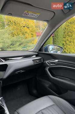 Внедорожник / Кроссовер Audi e-tron 2020 в 
