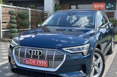 Внедорожник / Кроссовер Audi e-tron 2021 в 
