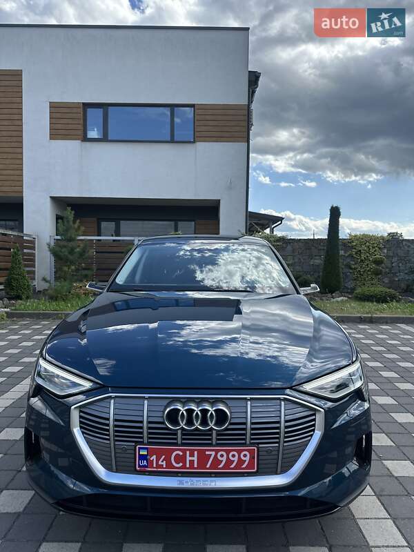 Внедорожник / Кроссовер Audi e-tron 2021 в Стрые