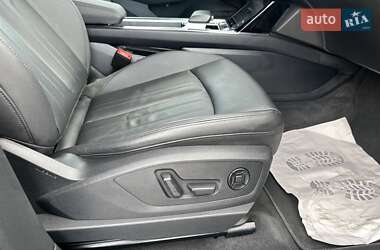 Внедорожник / Кроссовер Audi e-tron 2021 в 