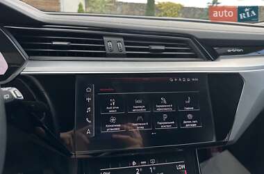 Внедорожник / Кроссовер Audi e-tron 2021 в 