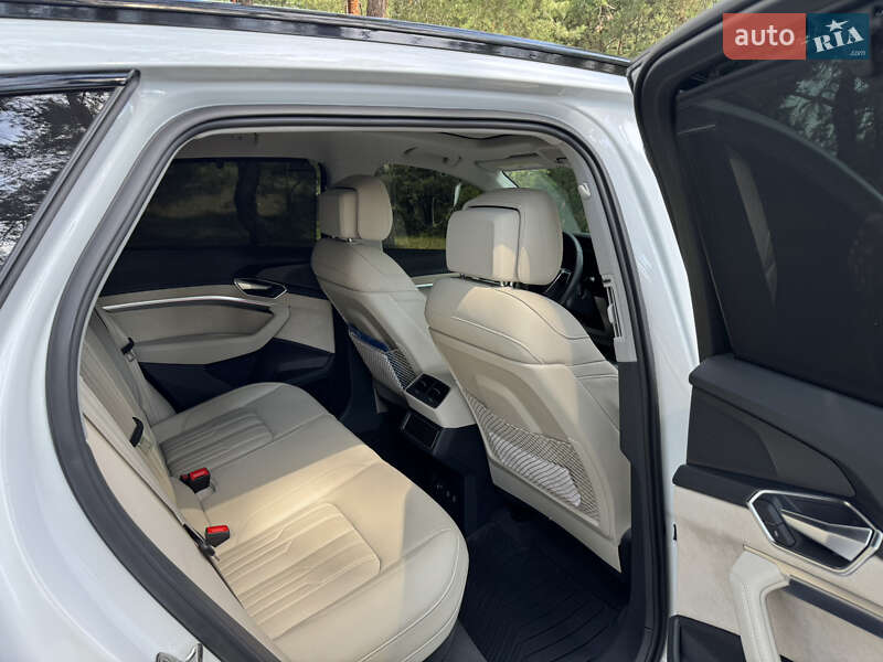 Внедорожник / Кроссовер Audi e-tron 2019 в Днепре