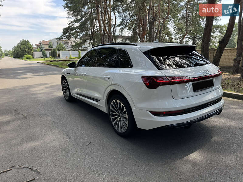 Внедорожник / Кроссовер Audi e-tron 2019 в Днепре