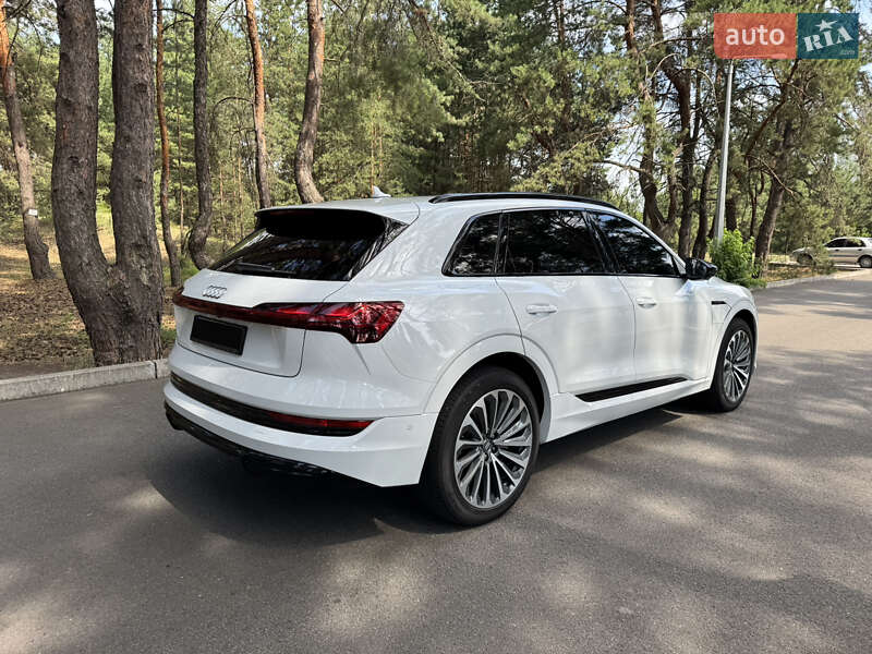 Внедорожник / Кроссовер Audi e-tron 2019 в Днепре