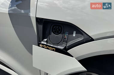 Позашляховик / Кросовер Audi e-tron 2020 в 
