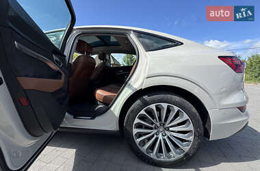 Позашляховик / Кросовер Audi e-tron 2020 в 