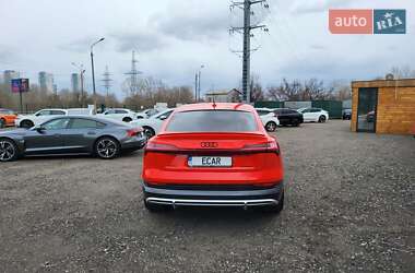 Внедорожник / Кроссовер Audi e-tron 2020 в 