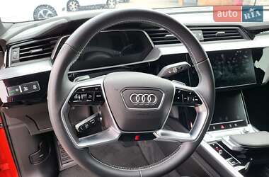 Внедорожник / Кроссовер Audi e-tron 2020 в 