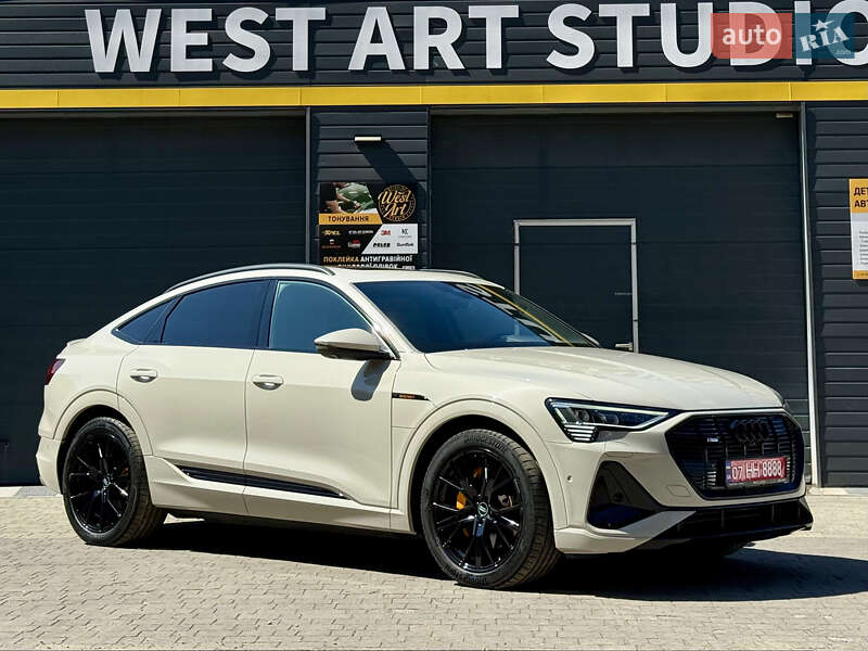 Внедорожник / Кроссовер Audi e-tron 2022 в Мукачево