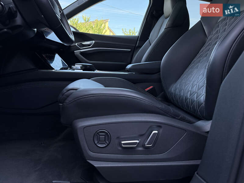 Внедорожник / Кроссовер Audi e-tron 2022 в Мукачево