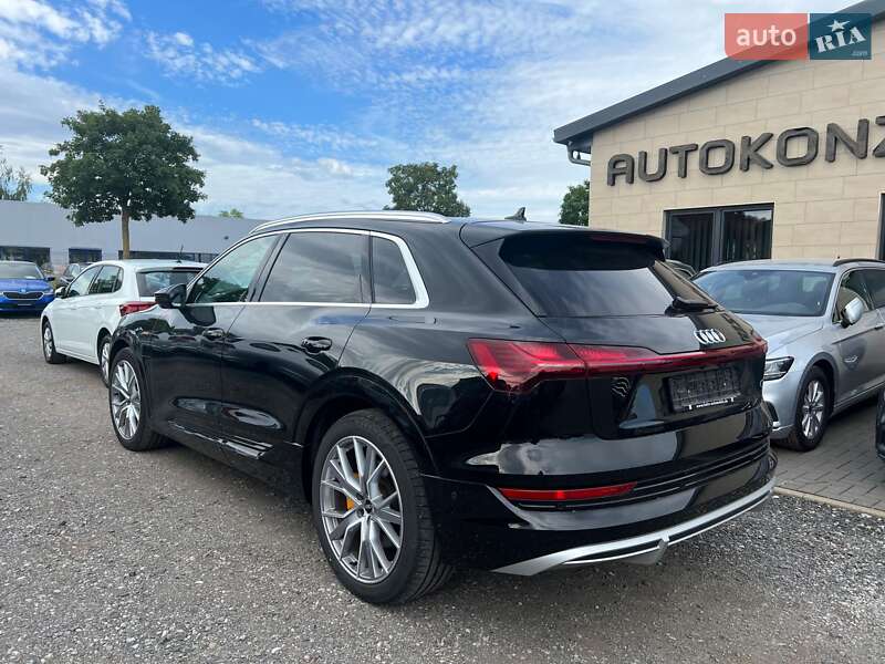 Внедорожник / Кроссовер Audi e-tron 2021 в Ужгороде