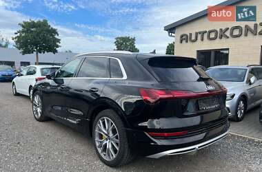 Внедорожник / Кроссовер Audi e-tron 2021 в 