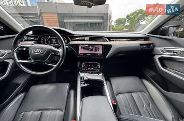 Внедорожник / Кроссовер Audi e-tron 2019 в 