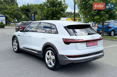Позашляховик / Кросовер Audi e-tron 2023 в 