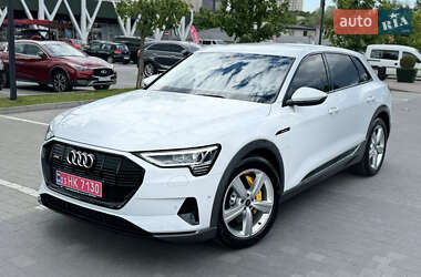 Позашляховик / Кросовер Audi e-tron 2023 в 