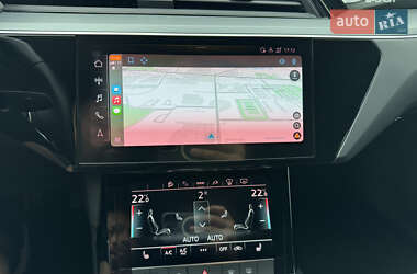 Позашляховик / Кросовер Audi e-tron 2023 в 