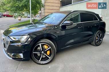 Внедорожник / Кроссовер Audi e-tron 2020 в 