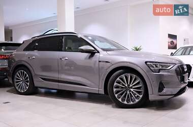 Внедорожник / Кроссовер Audi e-tron 2020 в 
