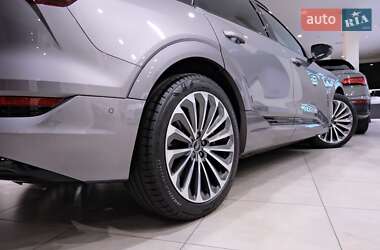 Внедорожник / Кроссовер Audi e-tron 2020 в 