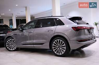 Внедорожник / Кроссовер Audi e-tron 2020 в 