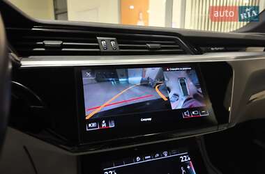Внедорожник / Кроссовер Audi e-tron 2020 в 