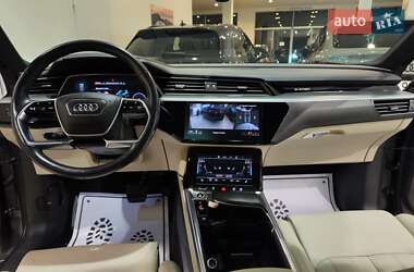 Внедорожник / Кроссовер Audi e-tron 2020 в 