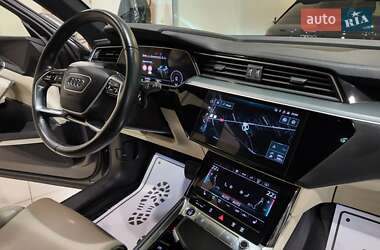 Внедорожник / Кроссовер Audi e-tron 2020 в 