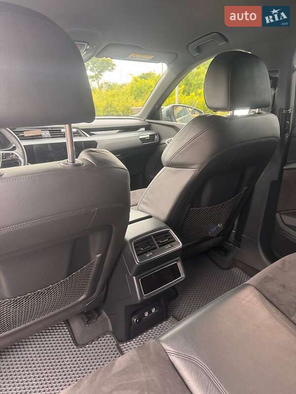 Внедорожник / Кроссовер Audi e-tron 2019 в Львове