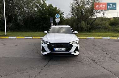 Внедорожник / Кроссовер Audi e-tron 2020 в 