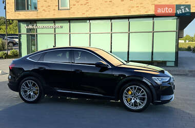 Внедорожник / Кроссовер Audi e-tron 2023 в 