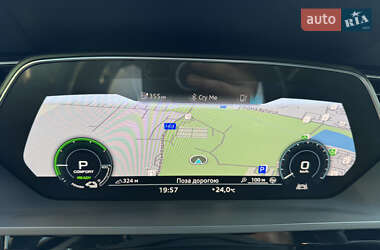 Внедорожник / Кроссовер Audi e-tron 2023 в 