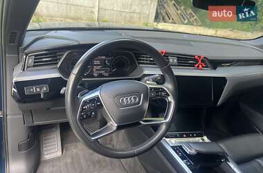 Внедорожник / Кроссовер Audi e-tron 2018 в 