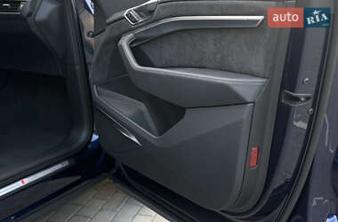 Внедорожник / Кроссовер Audi e-tron 2020 в 