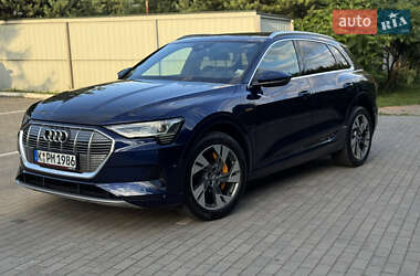 Внедорожник / Кроссовер Audi e-tron 2020 в 