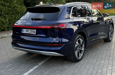Внедорожник / Кроссовер Audi e-tron 2020 в 