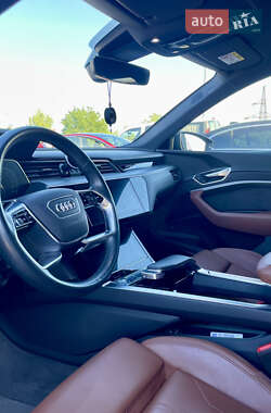 Внедорожник / Кроссовер Audi e-tron 2019 в 
