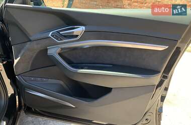 Внедорожник / Кроссовер Audi e-tron 2019 в 