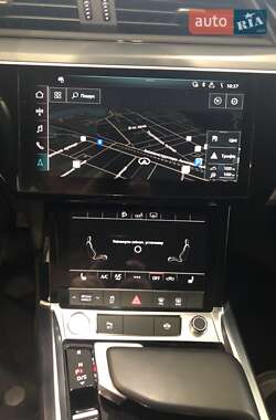 Внедорожник / Кроссовер Audi e-tron 2020 в 