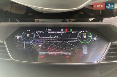 Внедорожник / Кроссовер Audi e-tron 2020 в 