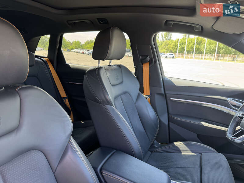 Внедорожник / Кроссовер Audi e-tron 2021 в Днепре