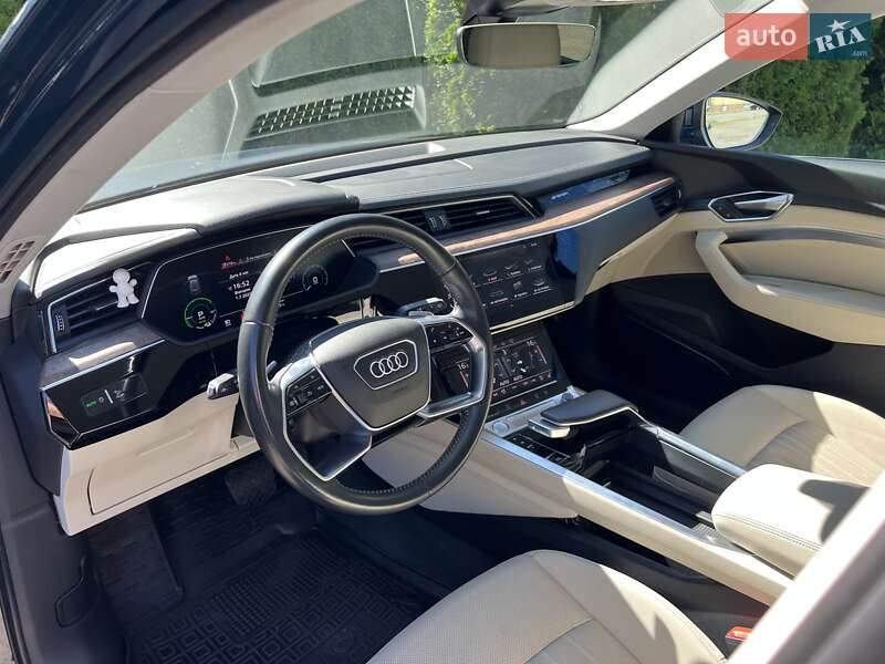Позашляховик / Кросовер Audi e-tron 2019 в Львові