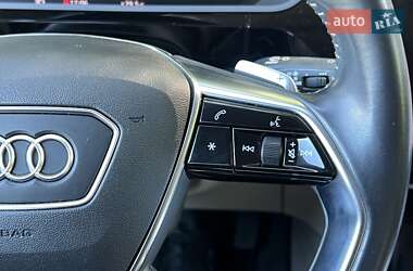Позашляховик / Кросовер Audi e-tron 2019 в 