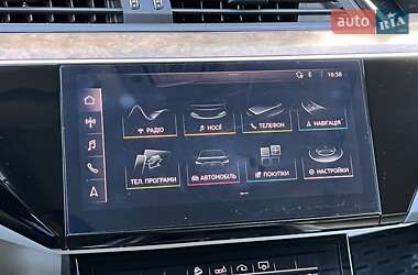 Позашляховик / Кросовер Audi e-tron 2019 в 