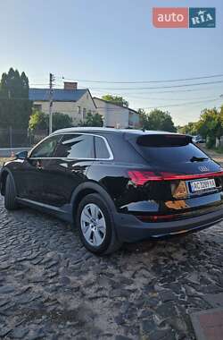 Внедорожник / Кроссовер Audi e-tron 2019 в 