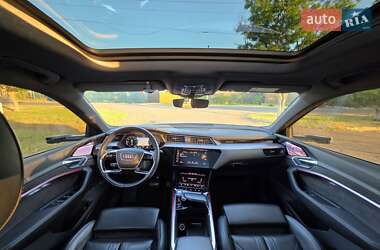 Внедорожник / Кроссовер Audi e-tron 2019 в 